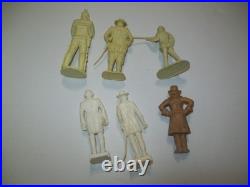 VINTAGE MARX WESTERN PLAYSET CHARACTER FIGURES Tonto, Lassie Etc