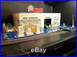 Vintage MID 1950's Marx Service Station Play Set With 19 Original Accessories