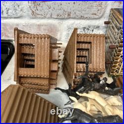 VTG 1950's Marx Fort Apache Stockade Series 5000 #3675 Play Set + Extras