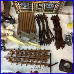 VTG 1950's Marx Fort Apache Stockade Series 5000 #3675 Play Set + Extras