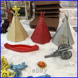 VTG 1950's Marx Fort Apache Stockade Series 5000 #3675 Play Set + Extras