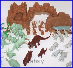 VTG 1971 Marx Dinosaurs Cavemen Prehistoric Play Set #3398 Plastic Toy USA w Box