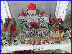 VTG MARX ROBIN HOOD PLAY SET TIN CASTLE with FIGURES & ACCESSORIES INCOMPLETE