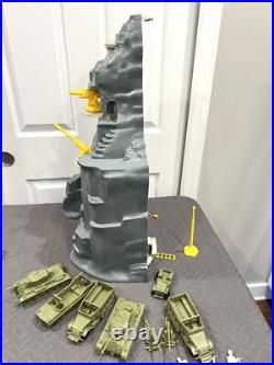 VTG Marx Guns of Navarone WWII Mountain Battleground Toy Playset withAccessories