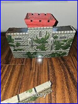 Vintage 1950's Marx Prince Valiant Castle With 5 Figures-Very Good