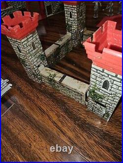 Vintage 1950's Marx Prince Valiant Castle With 5 Figures-Very Good