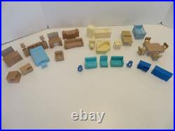 Vintage 1950s/1960s Marx Dollhouse Playset Ranch House No. 4770 with Furniture
