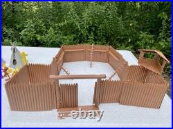 Vintage 1950s Marx Fort Apache Stockade 2000 Box Tin Cabin Lt. Masters Rusty