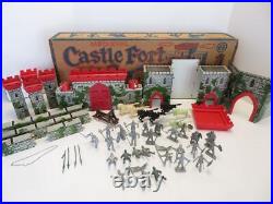 Vintage 1950s Marx Playset Medieval Castle Fort (a)