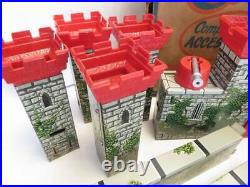 Vintage 1950s Marx Playset Medieval Castle Fort (a)