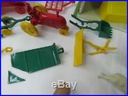 Vintage 1951 MARX Modern Farm Set almost complete Original Box & Paper Packaging