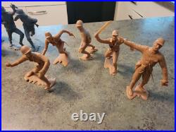 Vintage 1960s MARX TOYS USA 6 Plastic Soldiers Cavemen Cowboy 22pc Misc Lot