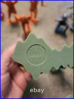 Vintage 1960s MARX TOYS USA 6 Plastic Soldiers Cavemen Cowboy 22pc Misc Lot