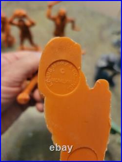 Vintage 1960s MARX TOYS USA 6 Plastic Soldiers Cavemen Cowboy 22pc Misc Lot