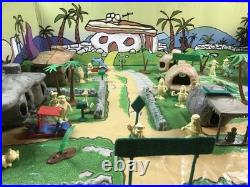 Vintage 1961 Flintstones Play Set No. 4762 + Background + 11 Standees