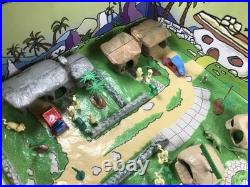 Vintage 1961 Flintstones Play Set No. 4762 + Background + 11 Standees