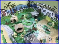 Vintage 1961 Flintstones Play Set No. 4762 + Background + 11 Standees