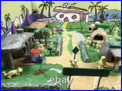Vintage 1961 Flintstones Play Set No. 4762 + Background + 11 Standees