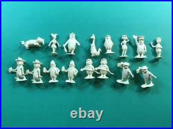Vintage 1961 Flintstones Play Set No. 4762 + Background + 11 Standees