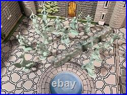 Vintage 1968 Marx Fighting Knights Carry All Action Play Set 4635 & Accessories
