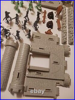 Vintage 1968 Marx Fighting Knights Carry All Action Playset 4635 and Accessories