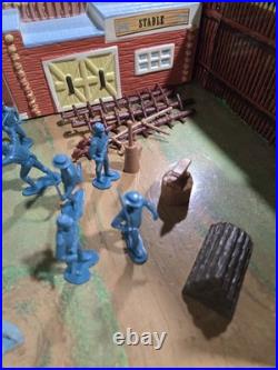 Vintage 1968 Marx Fort Apache Carry-All Playset 4685 Tin Litho Case Complete