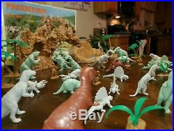 Vintage 1971 Marx Prehistoric Dinosaurs Play Set #3398 withextra dinos, ORIGINAL