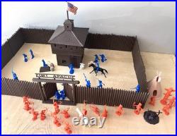 Vintage 1978 Marx 54mm Fort Apache playset 4202 plastic fort & toy soldiers box2