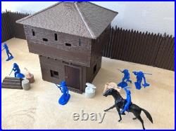 Vintage 1978 Marx 54mm Fort Apache playset 4202 plastic fort & toy soldiers box2