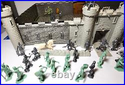 Vintage 60s Marx Carry All Action Fighting Knights Playset Castle Toys 4635 Tin