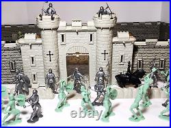 Vintage 60s Marx Carry All Action Fighting Knights Playset Castle Toys 4635 Tin