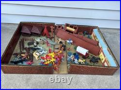 Vintage Carry All Action Fort Apache Play Set Style 4685