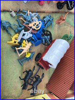 Vintage Carry All Action Fort Apache Play Set Style 4685