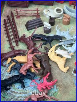 Vintage Carry All Action Fort Apache Play Set Style 4685