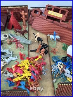 Vintage Carry All Action Fort Apache Play Set Style 4685