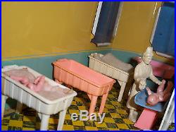 Vintage Dollhouse Mettoy Hospital-Emergency Ward 10-Marx, Playmobil, Ideal Items