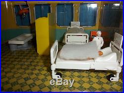 Vintage Dollhouse Mettoy Hospital-Emergency Ward 10-Marx, Playmobil, Ideal Items