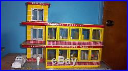 Vintage Dollhouse Mettoy Hospital-Emergency Ward 10-Marx, Playmobil, Ideal Items