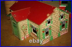 Vintage Happi Time Farm House-Barn -Outbuildings-Fence +++ Heavy Paperboard