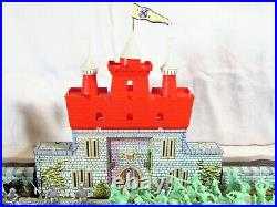 Vintage Louis Marx Castle Playset Vikings & Knights 4743 75 Figures With Box