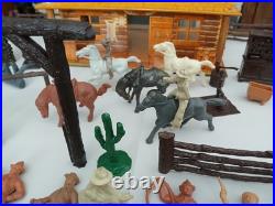 Vintage MARX 1950's BAR-M-RANCH TIN LITHO LOG CABIN PLAYSET-EXCELLENT CONDITION