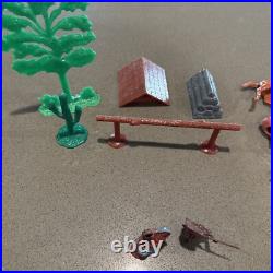 Vintage MARX BAR-M-RANCH Western Ranch Set Tin Toy Litho Cabin With150 Access