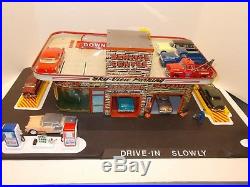 Vintage MARX Pressed-Metal Lithograph Gas/Service Station withDetailed Accessories
