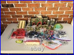 Vintage MARX Tin Castle MEDIEVAL KNIGHTS PLAY SET