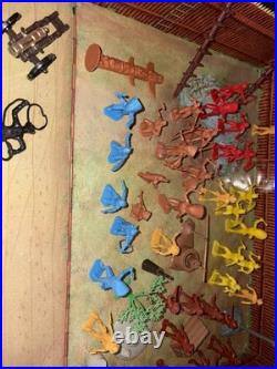 Vintage Marx 1968 Fort Apache Carry-All Playset With Figures No. 4685 2