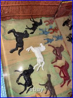 Vintage Marx 1968 Fort Apache Carry-All Playset With Figures No. 4685 2