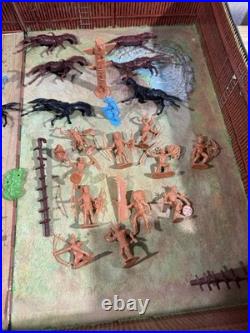 Vintage Marx Carry-All Fort Apache No. 4885 Play Set with Alamo Figures & Other +