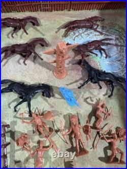 Vintage Marx Carry-All Fort Apache No. 4885 Play Set with Alamo Figures & Other +