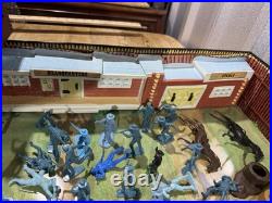Vintage Marx Carry-All Fort Apache No. 4885 Play Set with Alamo Figures & Other +