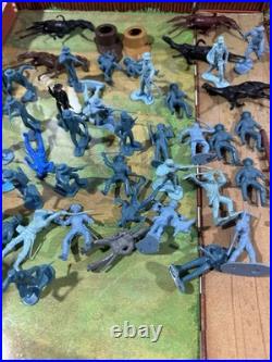 Vintage Marx Carry-All Fort Apache No. 4885 Play Set with Alamo Figures & Other +